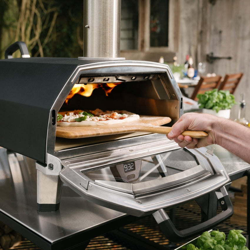 Ooni Karu 16 Multi-Fuel Pizza Oven - Gas Bundle