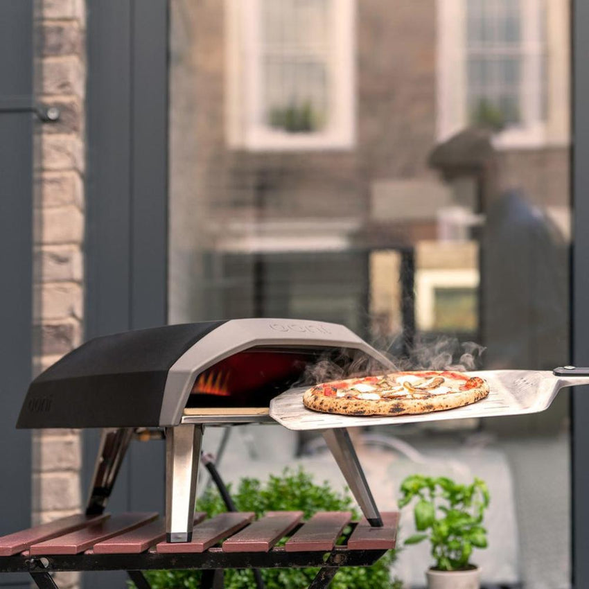 Ooni Koda 12 Gas Powered Pizza Oven + Pizza Slicer + Pizza Peel